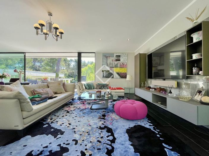 Image No.4-5 Bed House for sale