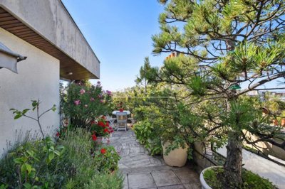 4 Bed Apartment for sale