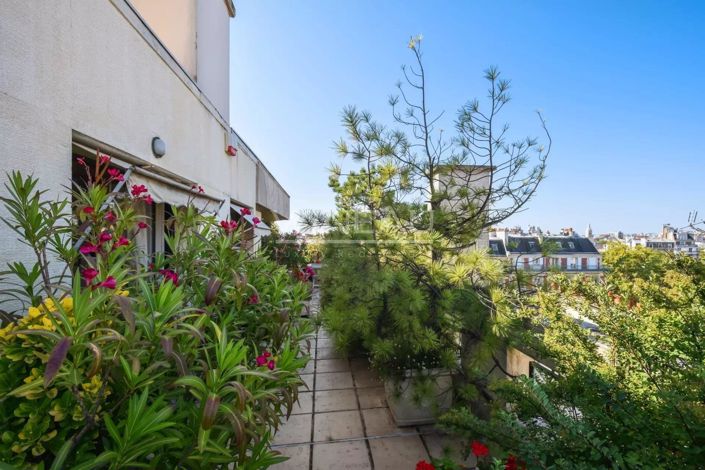 Image No.17-4 Bed Apartment for sale