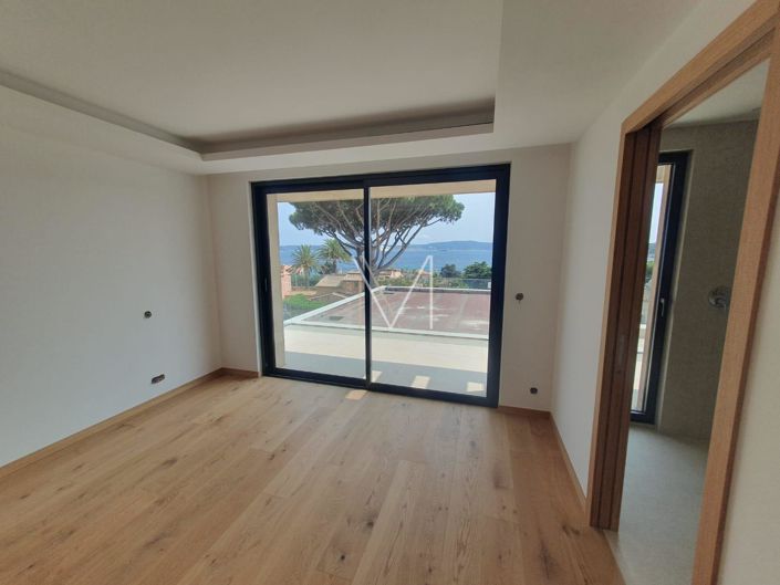 Image No.11-4 Bed House for sale