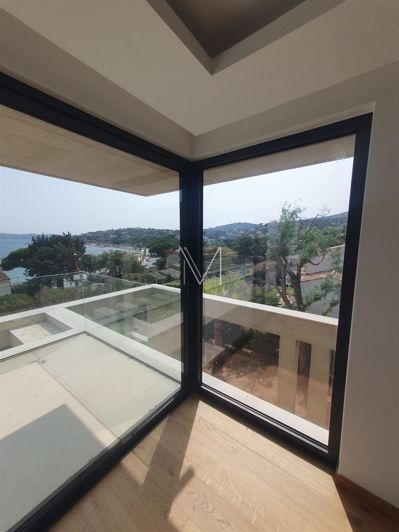 Image No.14-4 Bed House for sale