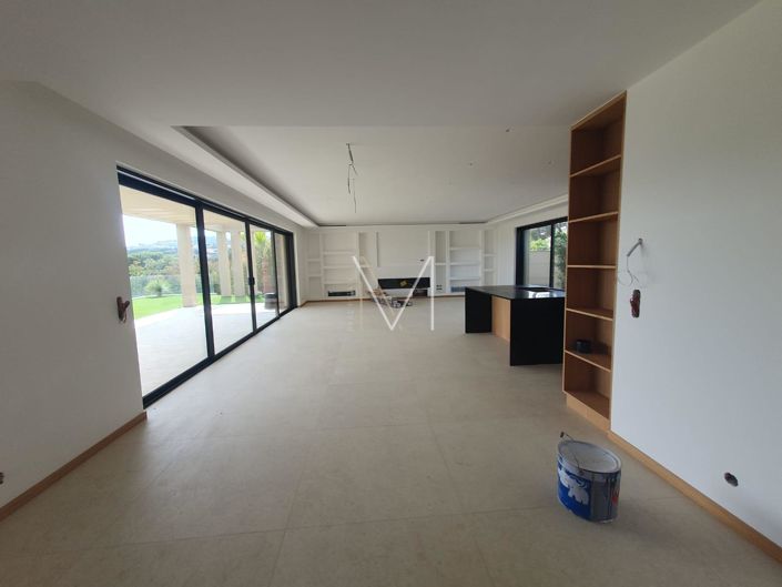 Image No.4-4 Bed House for sale