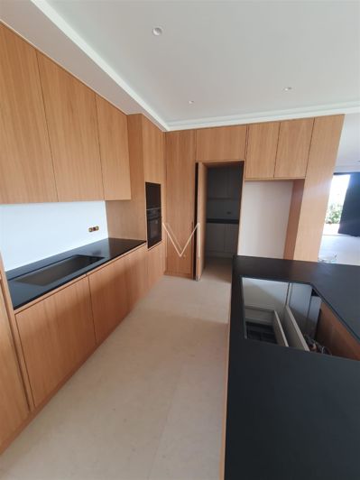 Image No.5-4 Bed House for sale