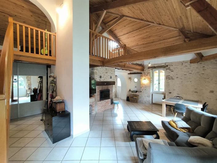 Image No.6-5 Bed House for sale