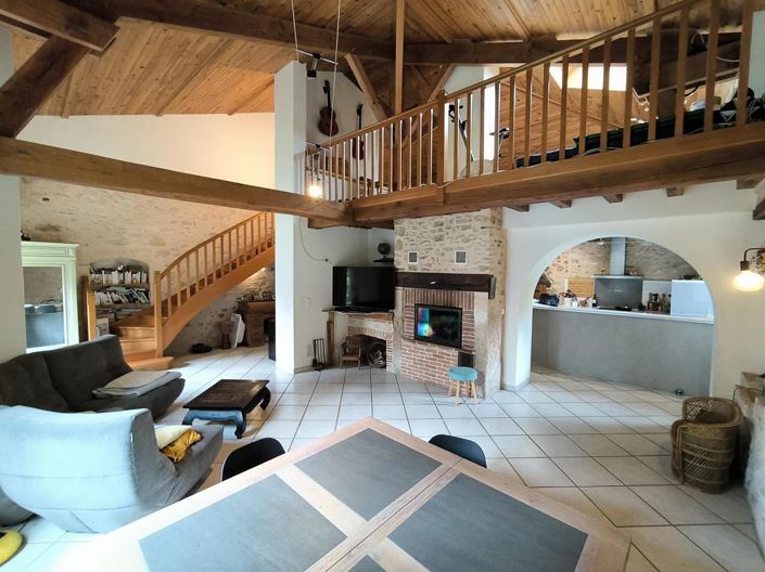 Image No.7-5 Bed House for sale