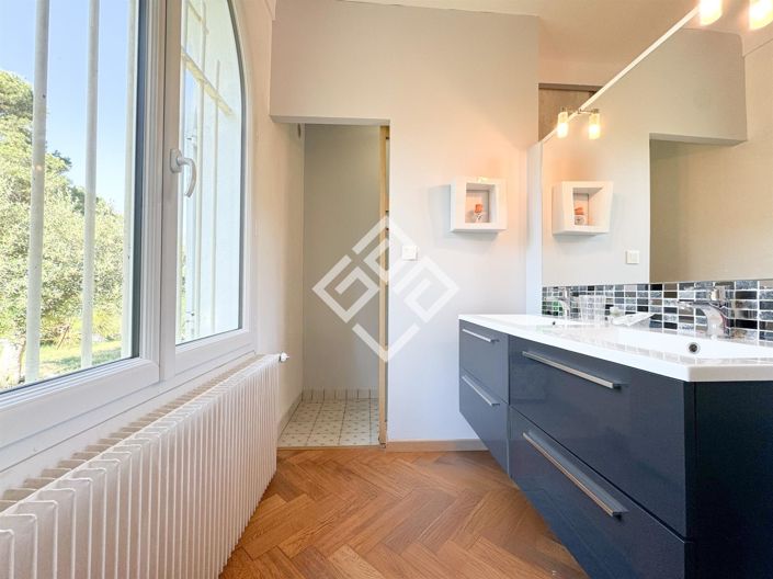 Image No.14-4 Bed House for sale