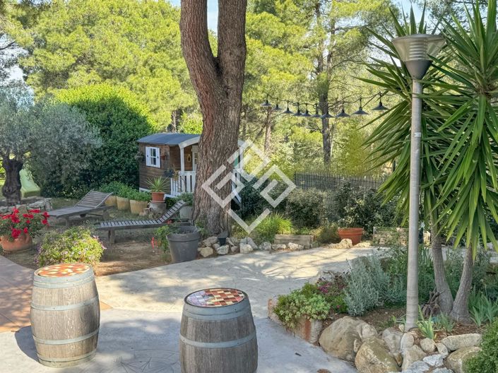 Image No.19-4 Bed House for sale