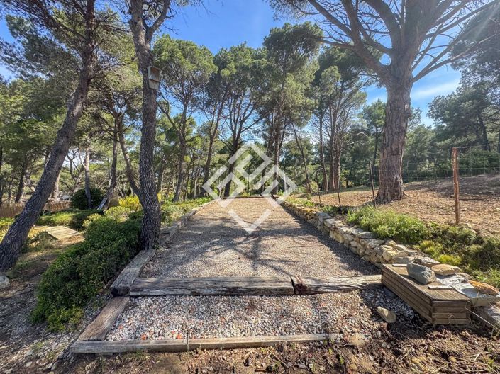 Image No.30-4 Bed House for sale