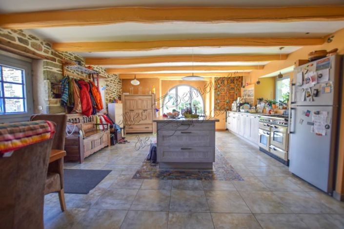 Image No.9-16 Bed Property for sale