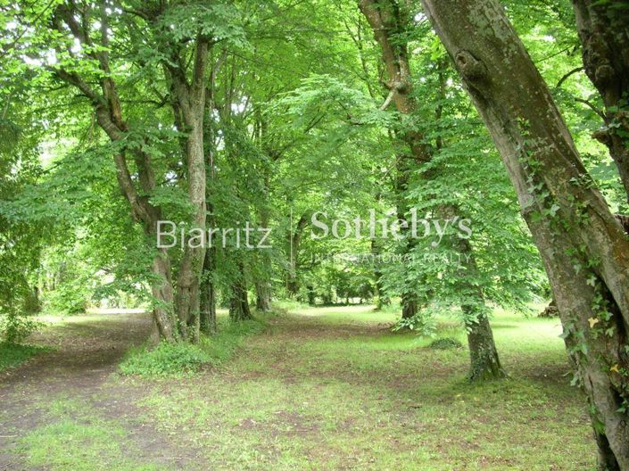 Image No.18-7 Bed Property for sale