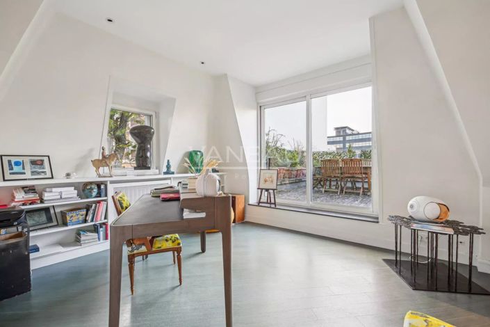 Image No.2-4 Bed Apartment for sale