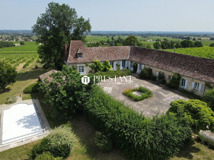 Image No.1-8 Bed Property for sale