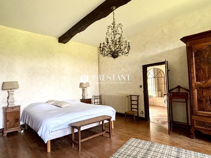 Image No.6-8 Bed Property for sale