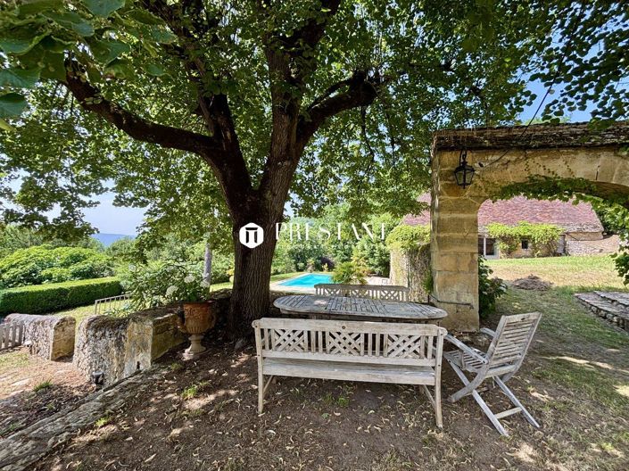 Image No.5-6 Bed Property for sale