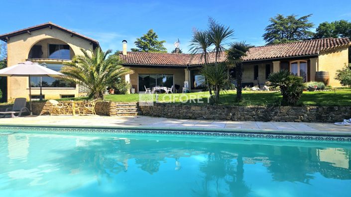 Image No.1-4 Bed House for sale