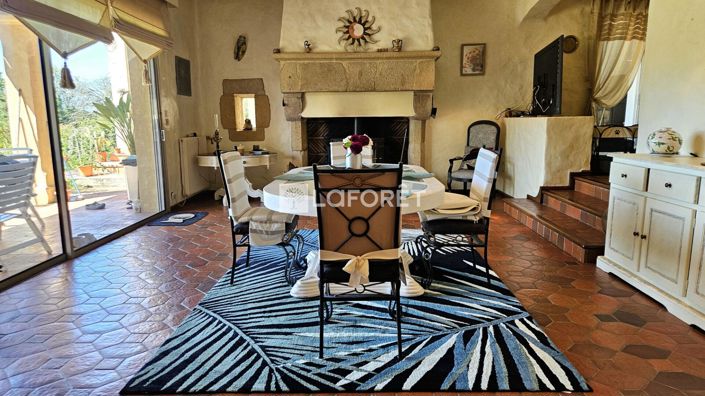 Image No.6-4 Bed House for sale