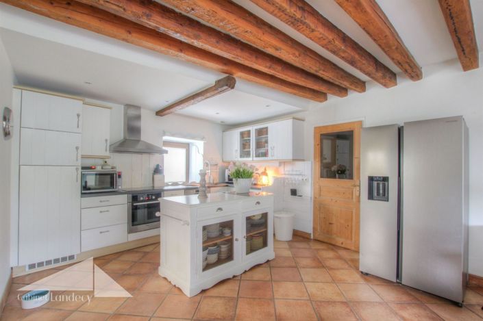 Image No.6-3 Bed House for sale