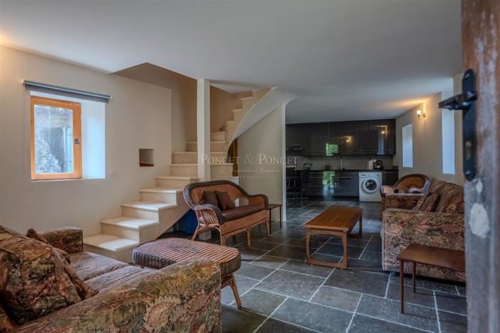 Image No.19-6 Bed House for sale