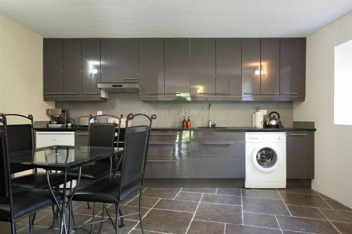 Image No.20-6 Bed House for sale