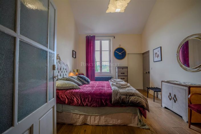 Image No.19-6 Bed House for sale