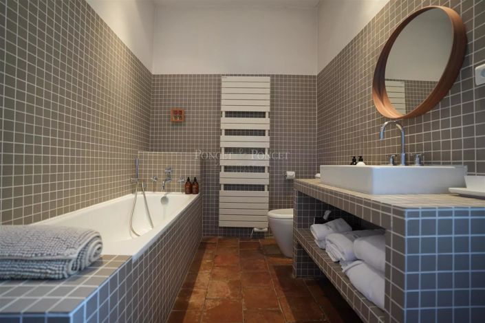 Image No.17-6 Bed House for sale