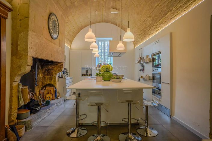 Image No.6-6 Bed House for sale