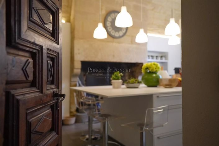 Image No.8-6 Bed House for sale