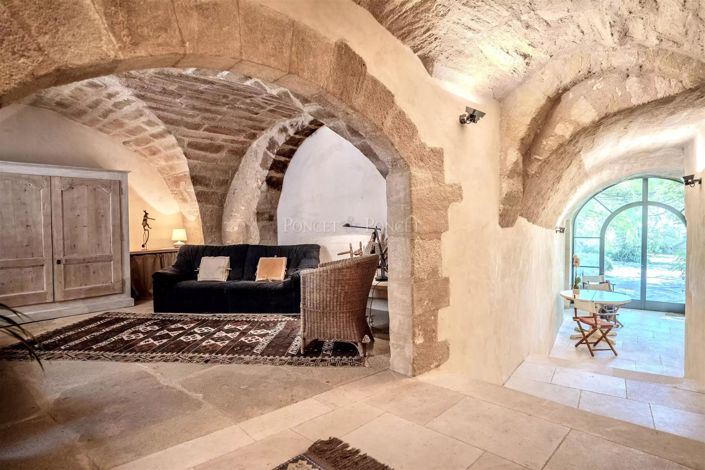 Image No.1-5 Bed House for sale