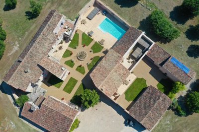 8 Bed House for sale