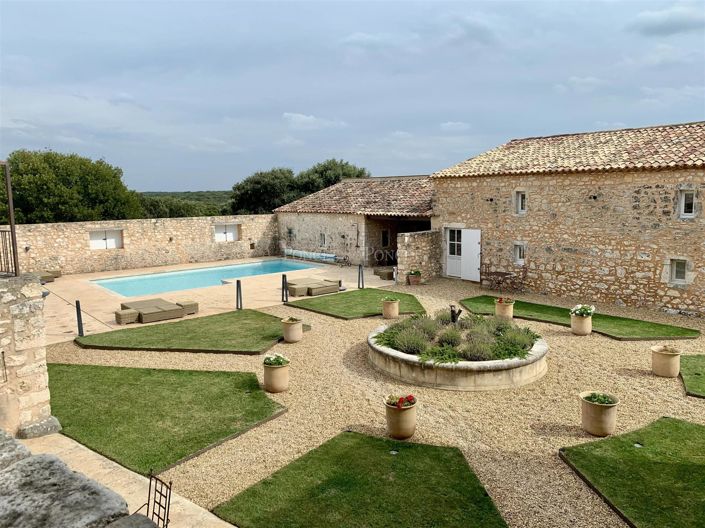 Image No.3-8 Bed House for sale