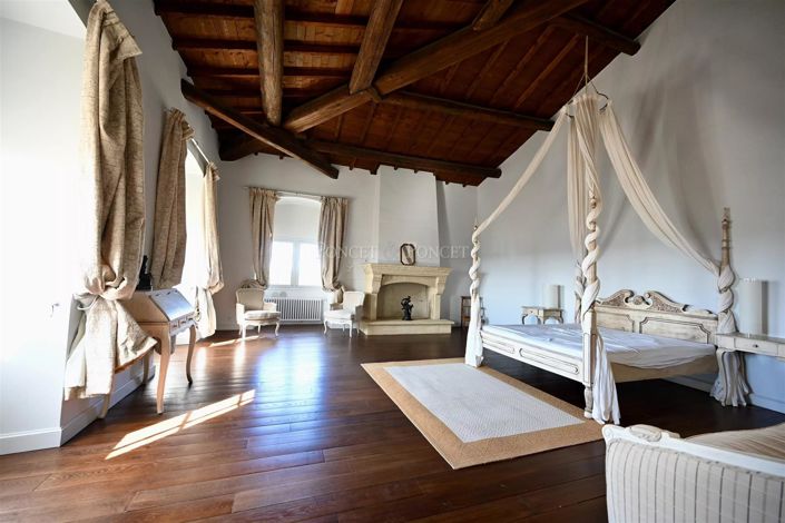 Image No.19-9 Bed House for sale