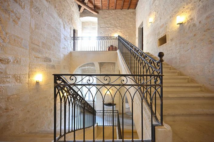 Image No.7-9 Bed House for sale