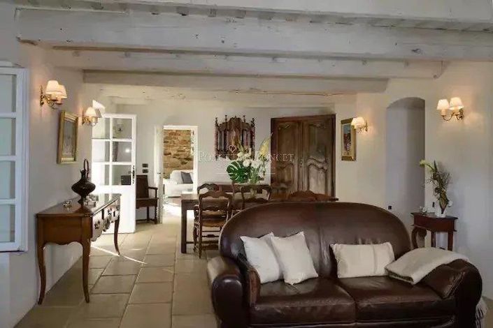 Image No.13-8 Bed House for sale