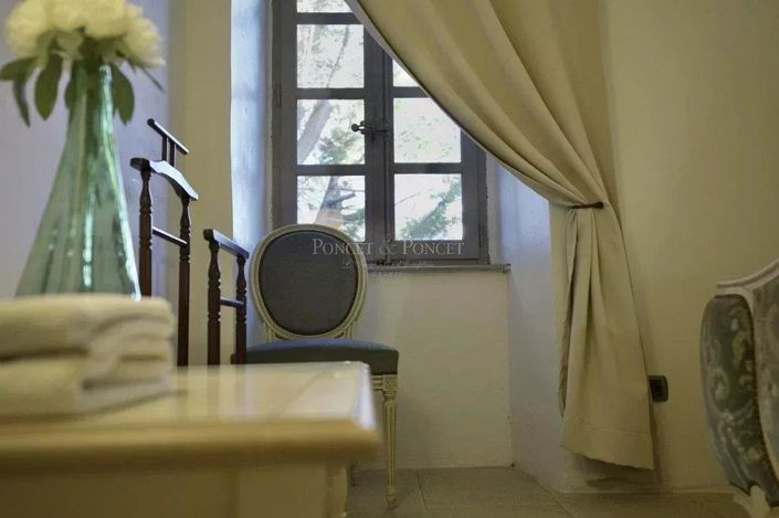 Image No.19-8 Bed House for sale