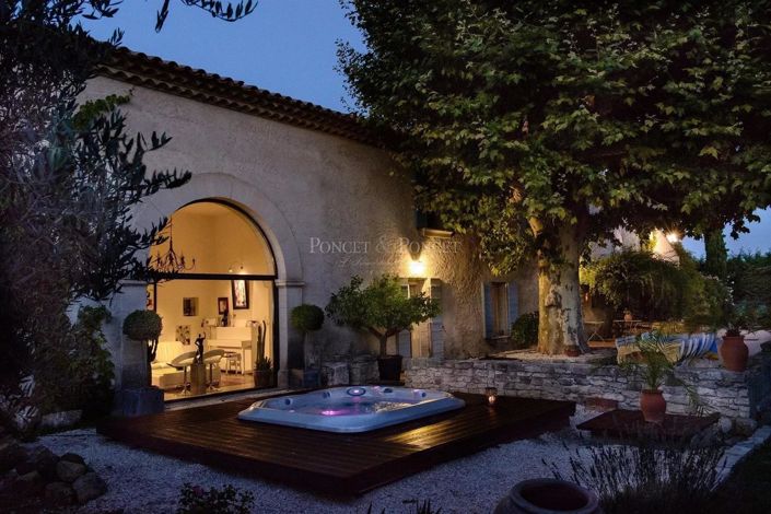 Image No.21-8 Bed House for sale