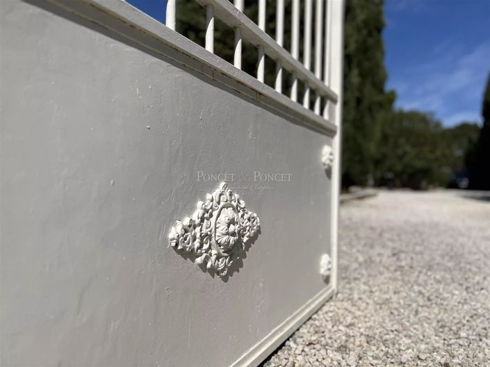 Image No.7-8 Bed House for sale