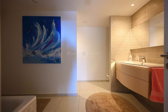 Image No.12-3 Bed Apartment for sale