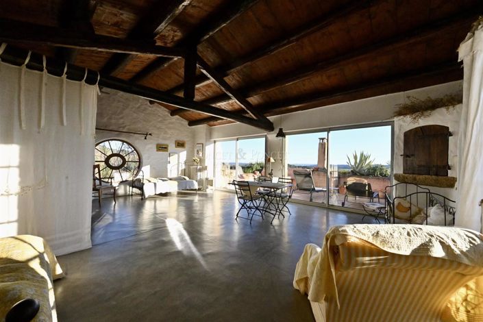 Image No.8-5 Bed House for sale