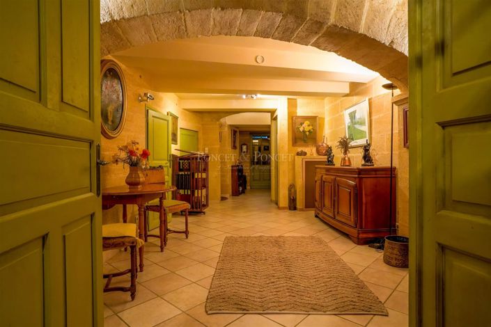 Image No.6-4 Bed House for sale