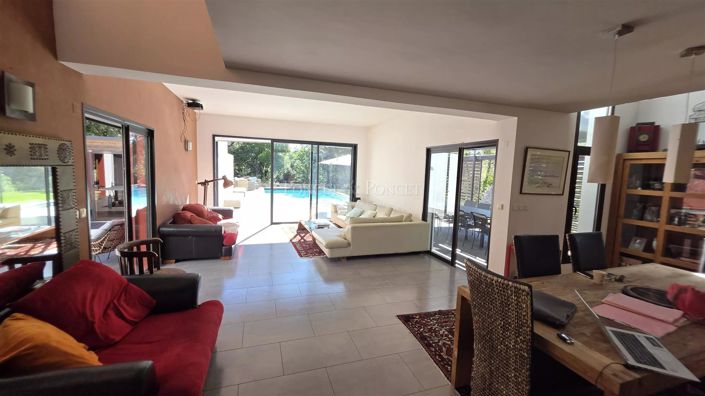 Image No.10-7 Bed House for sale