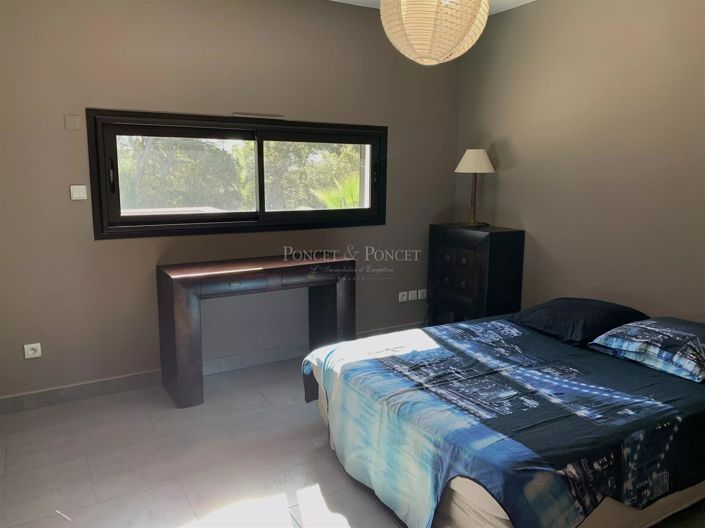 Image No.15-7 Bed House for sale