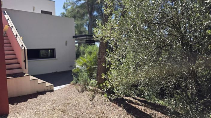 Image No.19-7 Bed House for sale