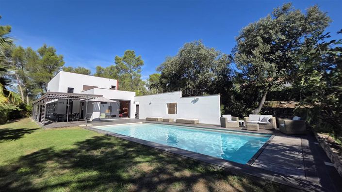 Image No.20-7 Bed House for sale