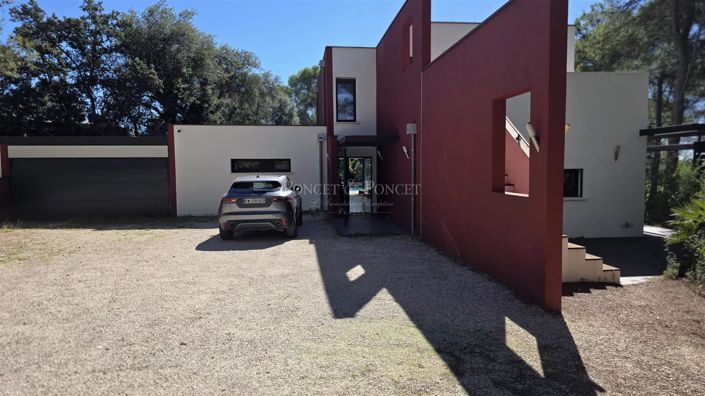 Image No.4-7 Bed House for sale