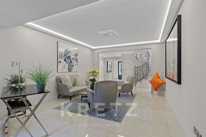 Image No.11-5 Bed House for sale