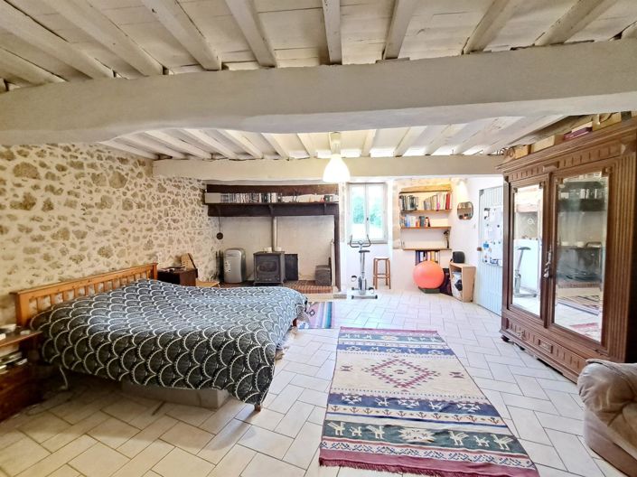 Image No.12-11 Bed House for sale