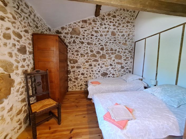 Image No.24-11 Bed House for sale