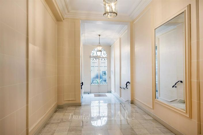 Image No.10-3 Bed Apartment for sale