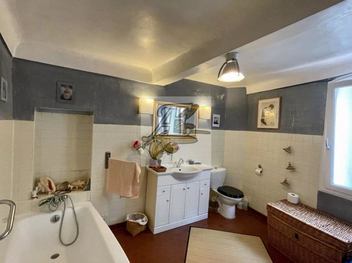 Image No.15-3 Bed Apartment for sale