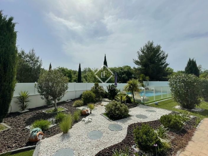 Image No.2-3 Bed House for sale